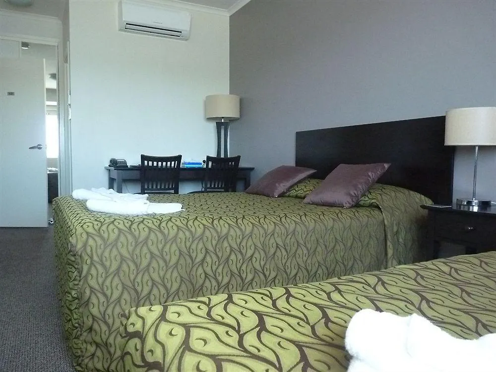Redcliffe Motor Inn